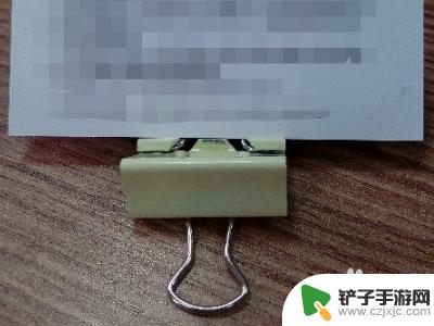 用夹子如何固定手机 DIY 手机架教程 使用大夹子