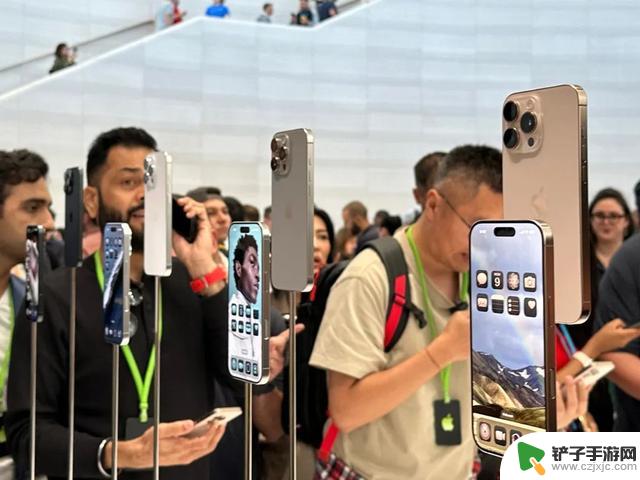 iPhone16正式发布！售价从5999元起，本周五开始接受预订，新增沙漠金配色，AI功能全面升级