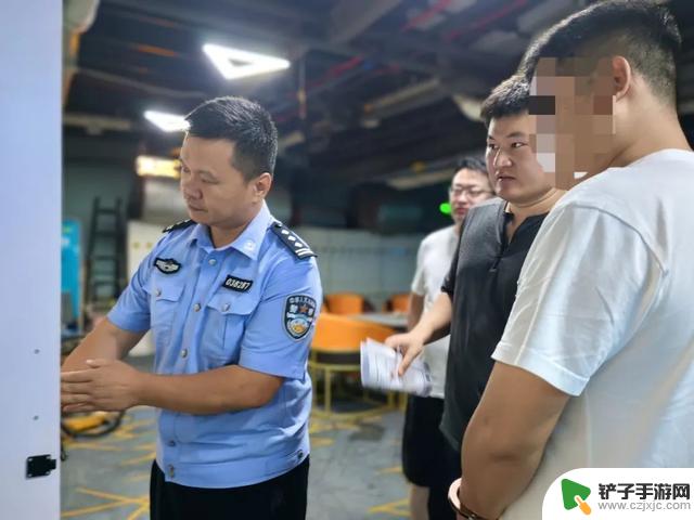 快递小哥发怒！民警查获“丢失的手机”