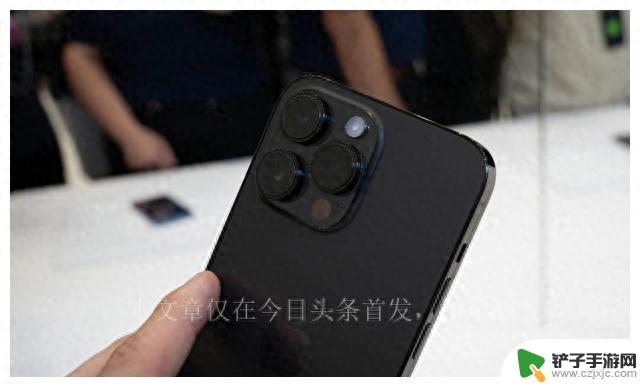 iPhone15来了！iPhone14系列降价，苹果两代手机之间怎么选？