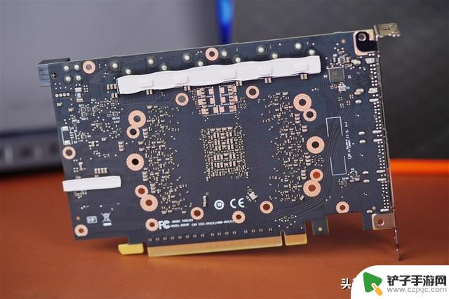 摩尔线程MTT S70显卡新驱动评测：多款游戏性能超越GTX 1650